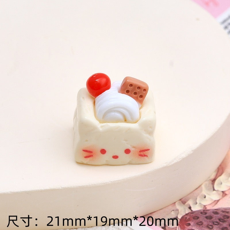 Mini Cake Charm
