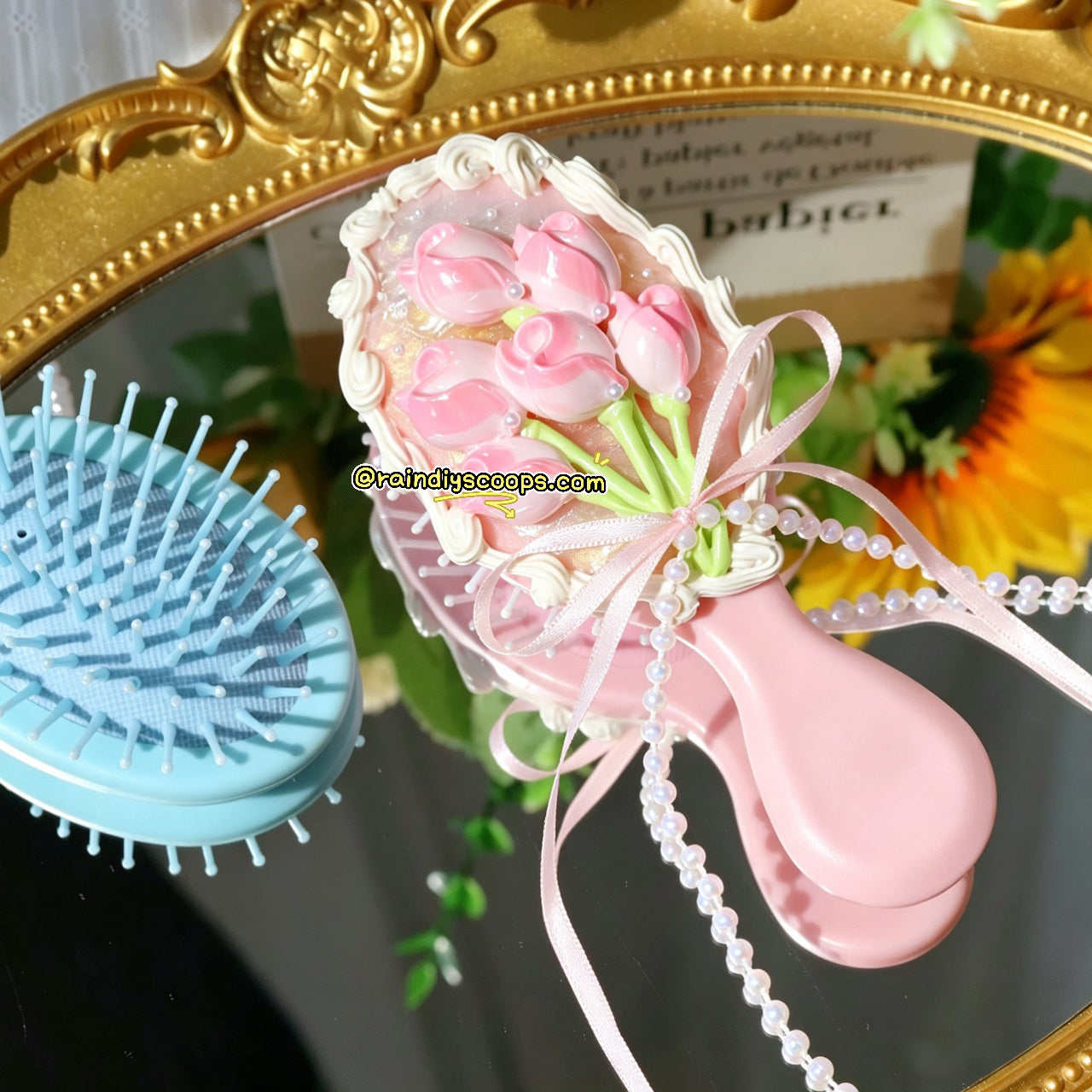Pink cream glue comb