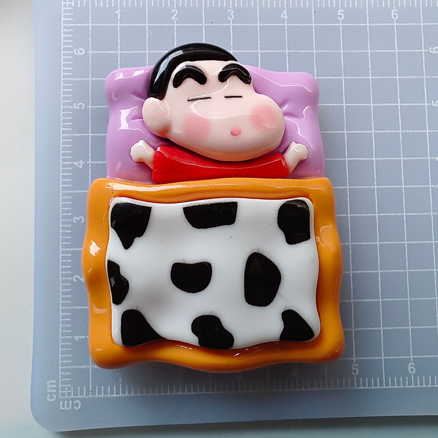 Large Crayon Shin-chan Charm