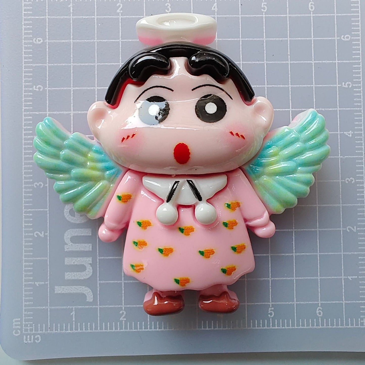 Large Crayon Shin-chan Charm