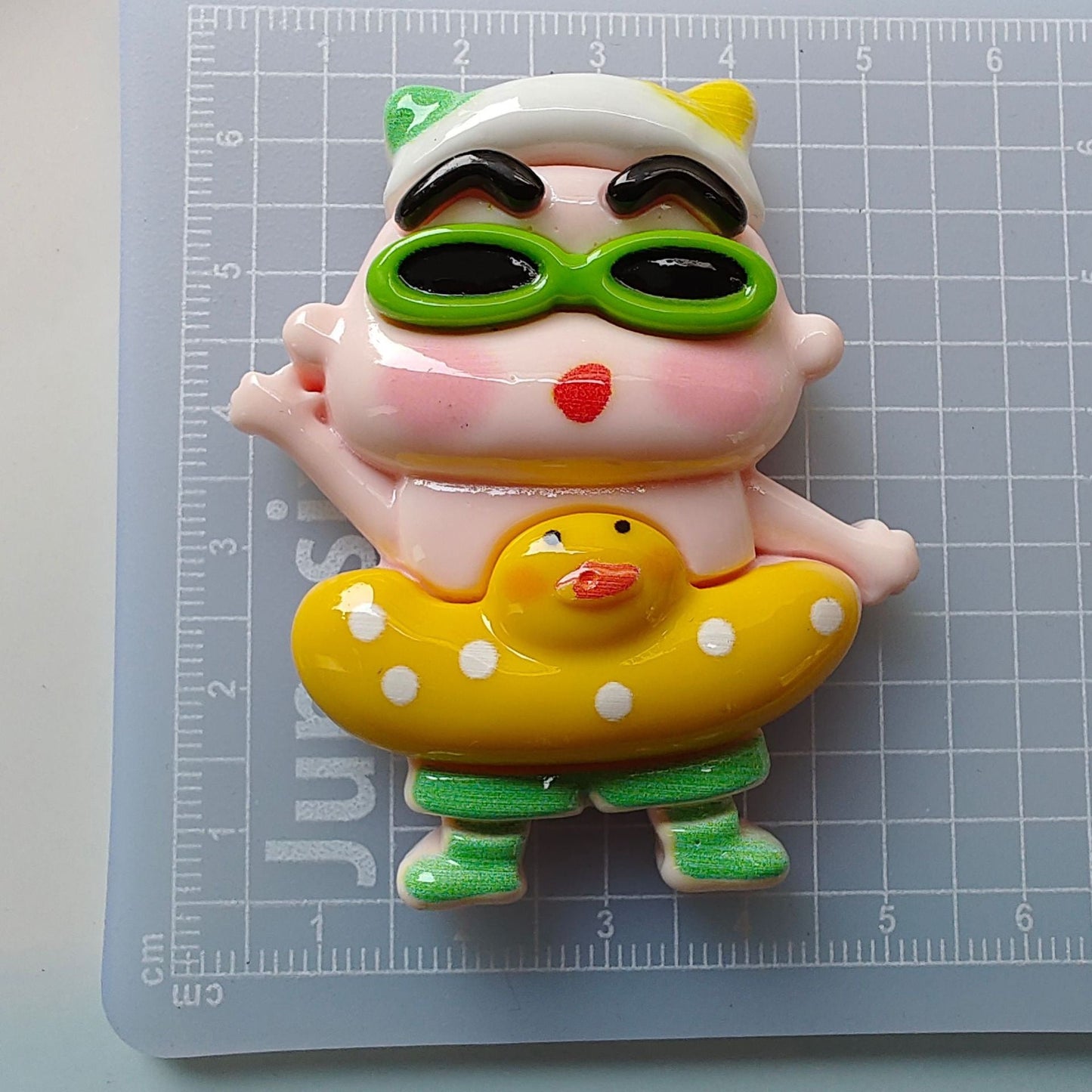 Large Crayon Shin-chan Charm