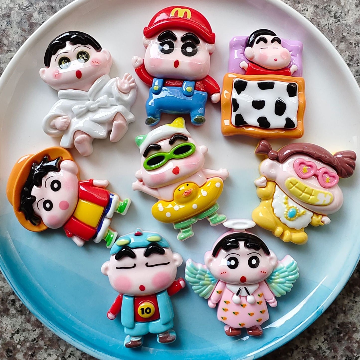 Large Crayon Shin-chan Charm