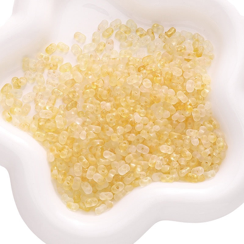 12-Color Peanut-Shaped Beads