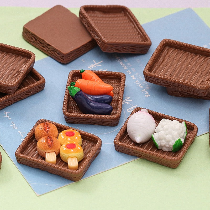 Simulated resin woven basket
