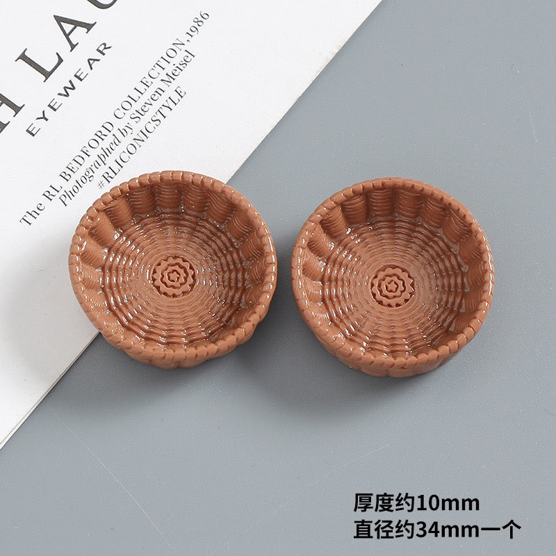 Simulated resin woven basket