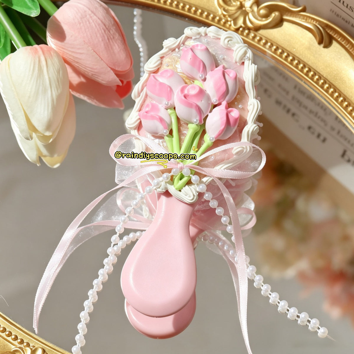 Pink cream glue comb