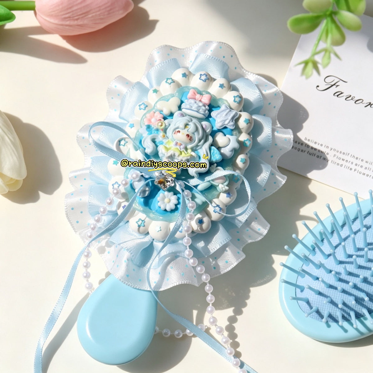 Blue cream glue comb