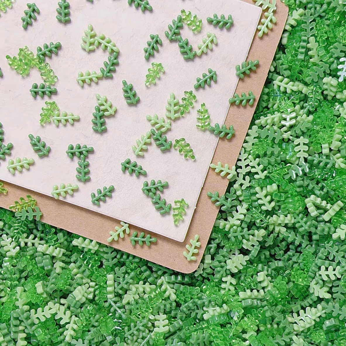 Mini Pepper Leaf Resin Charms | Miniature Food Play Accessories