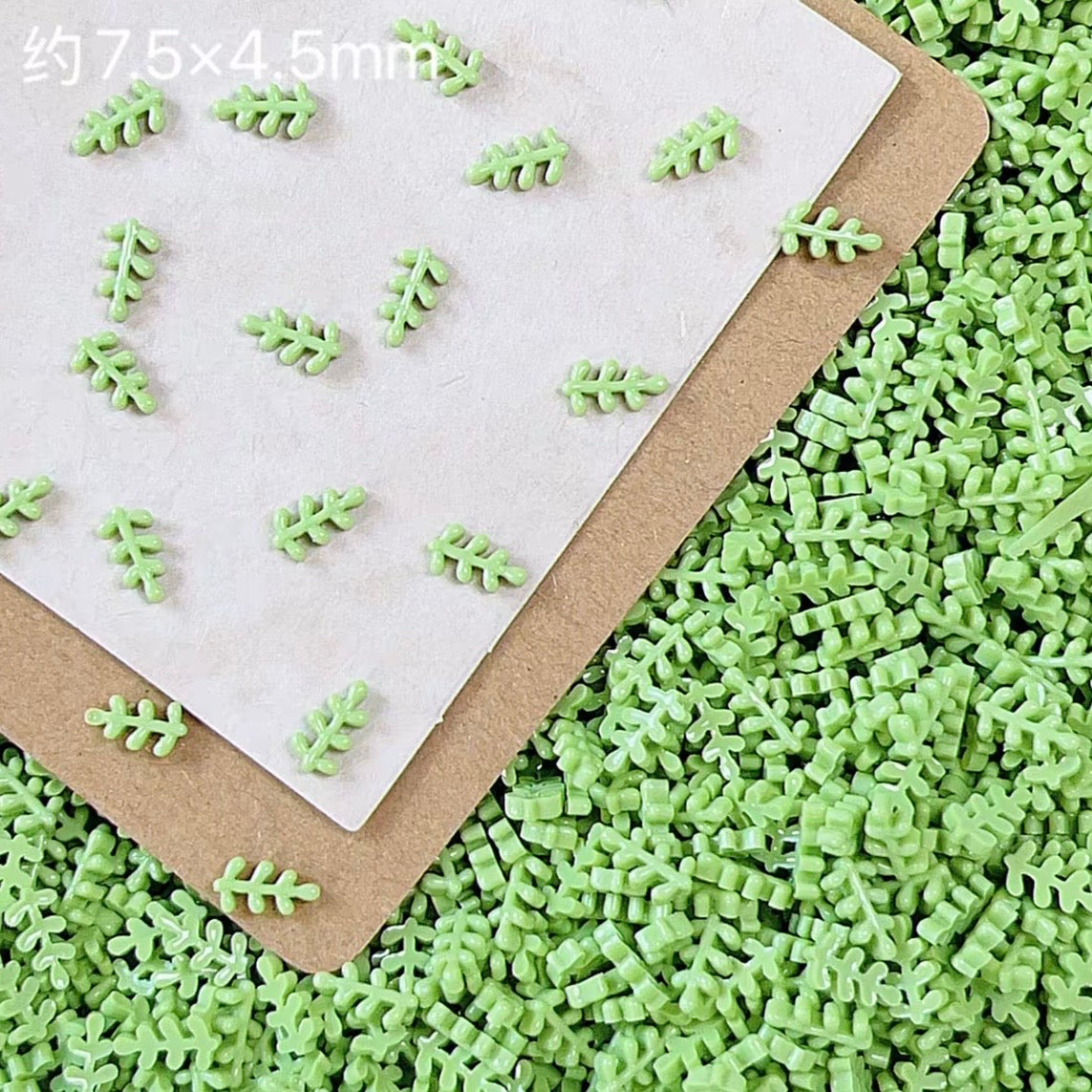Mini Pepper Leaf Resin Charms | Miniature Food Play Accessories