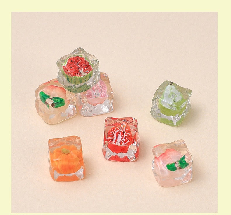 Three-dimensional fruit ice cubes