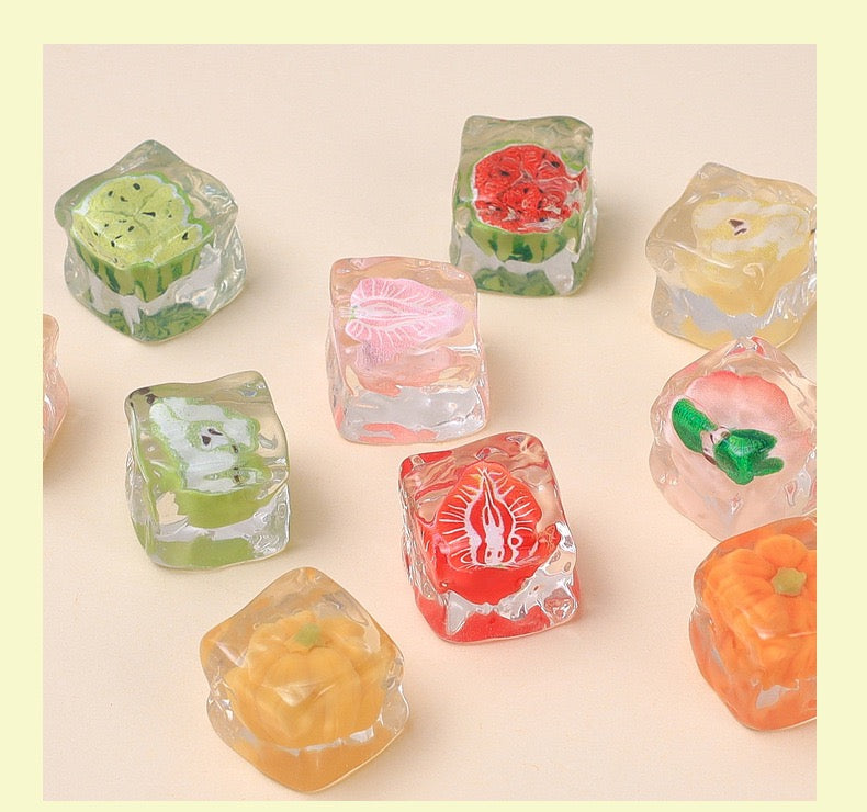Three-dimensional fruit ice cubes