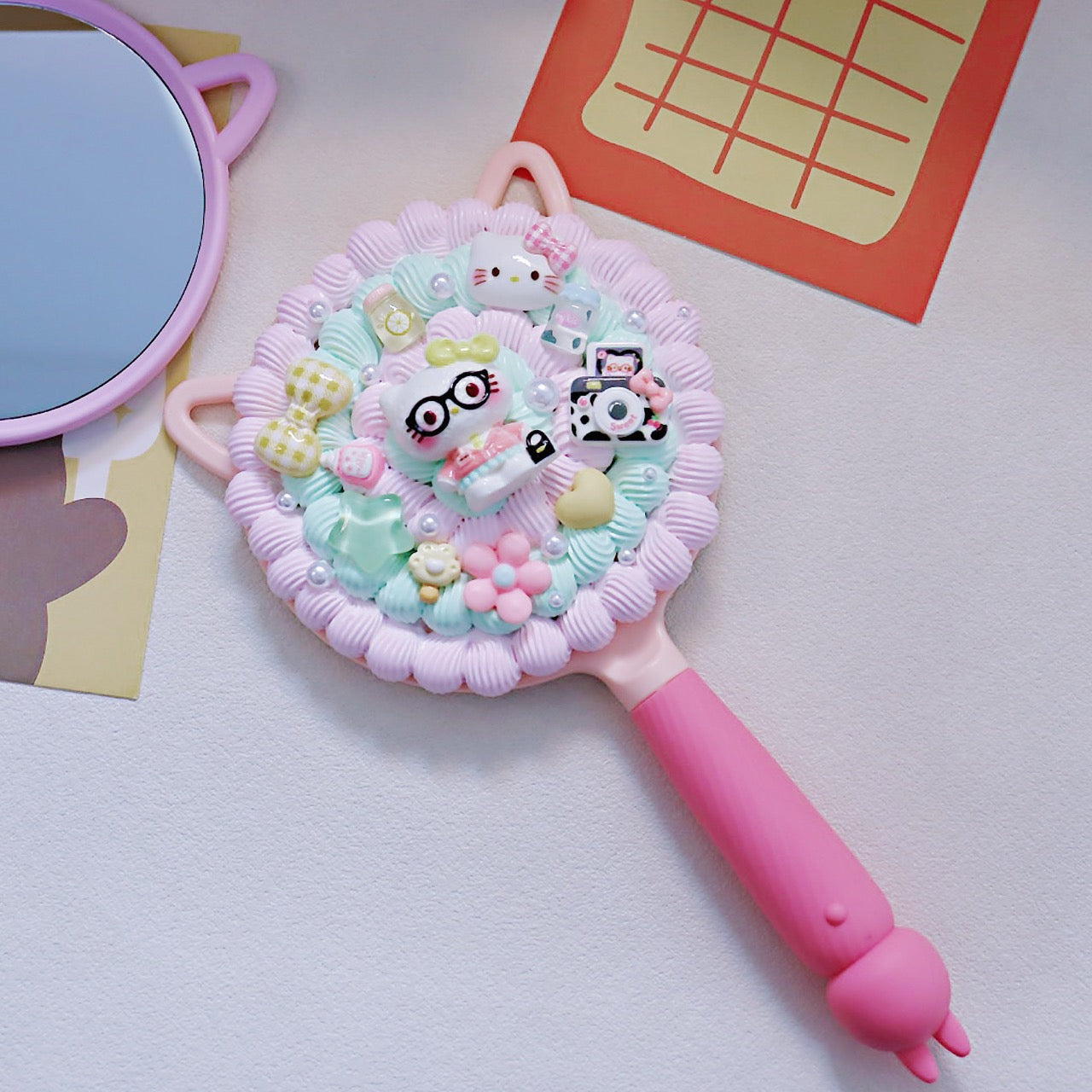 Rabbit ear cream glue mirror