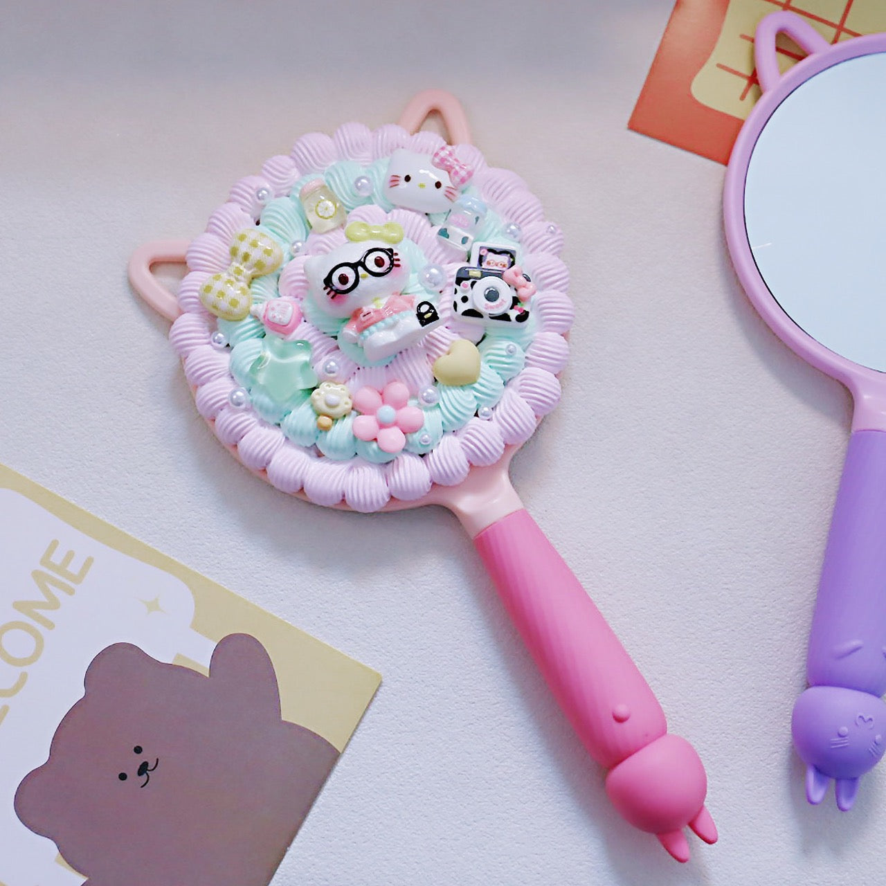 Rabbit ear cream glue mirror
