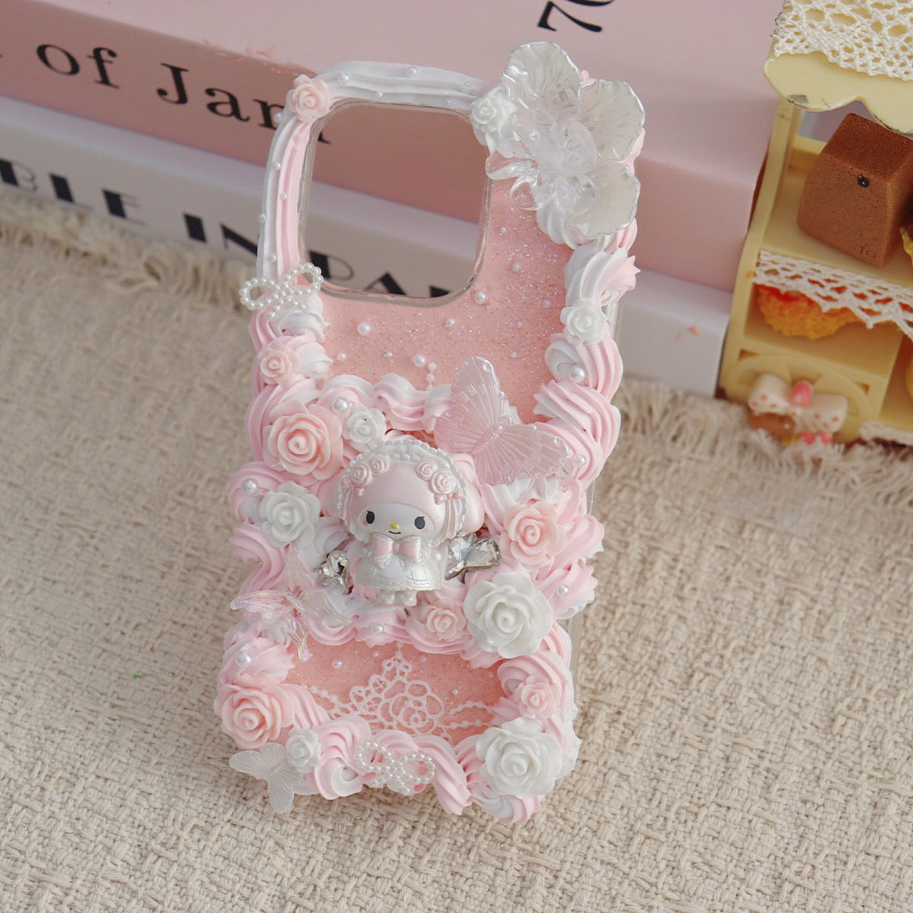 Pink and white cream glue hair clip