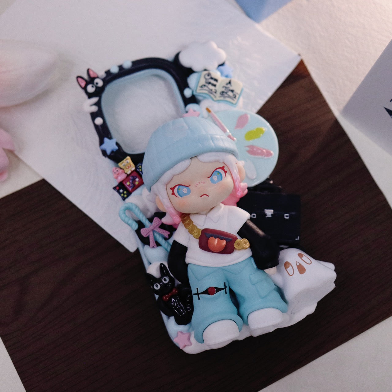 Dora Escape‑Plan Series Handmade Cream Glue Case