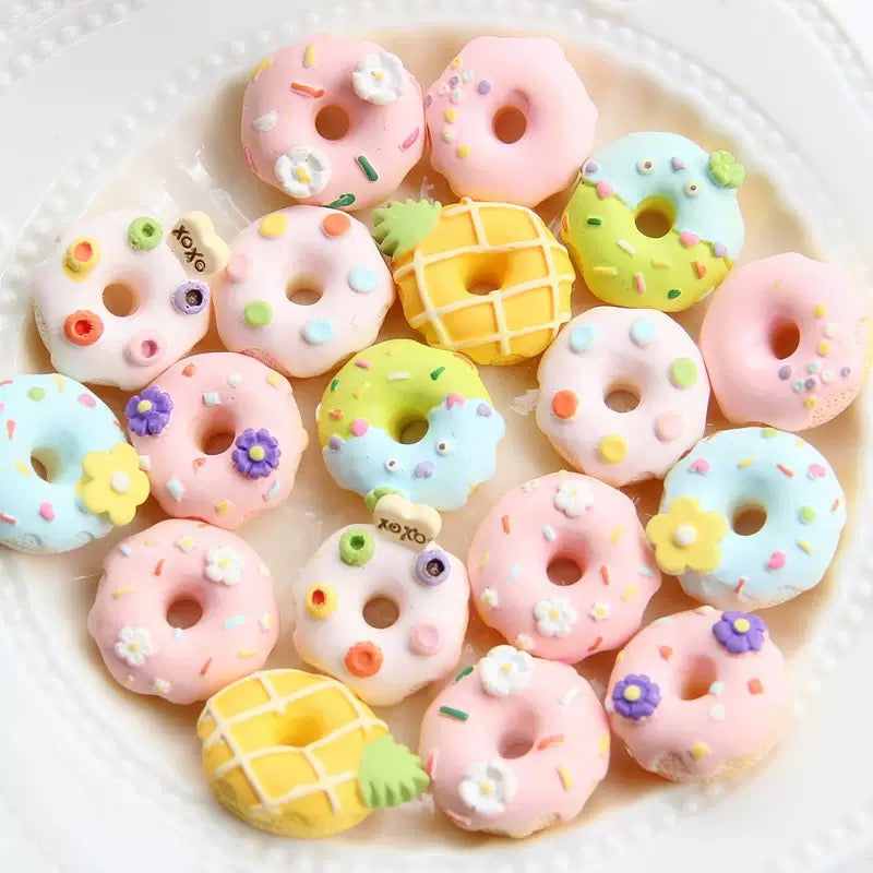 Donut resin cartoon charm