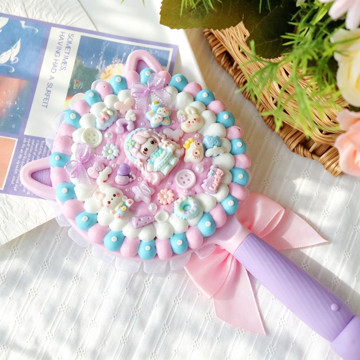 Rabbit ear cream glue mirror
