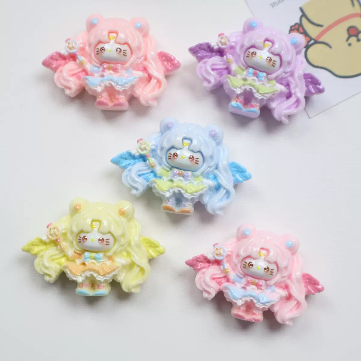Resin cartoon charm (multiple styles)
