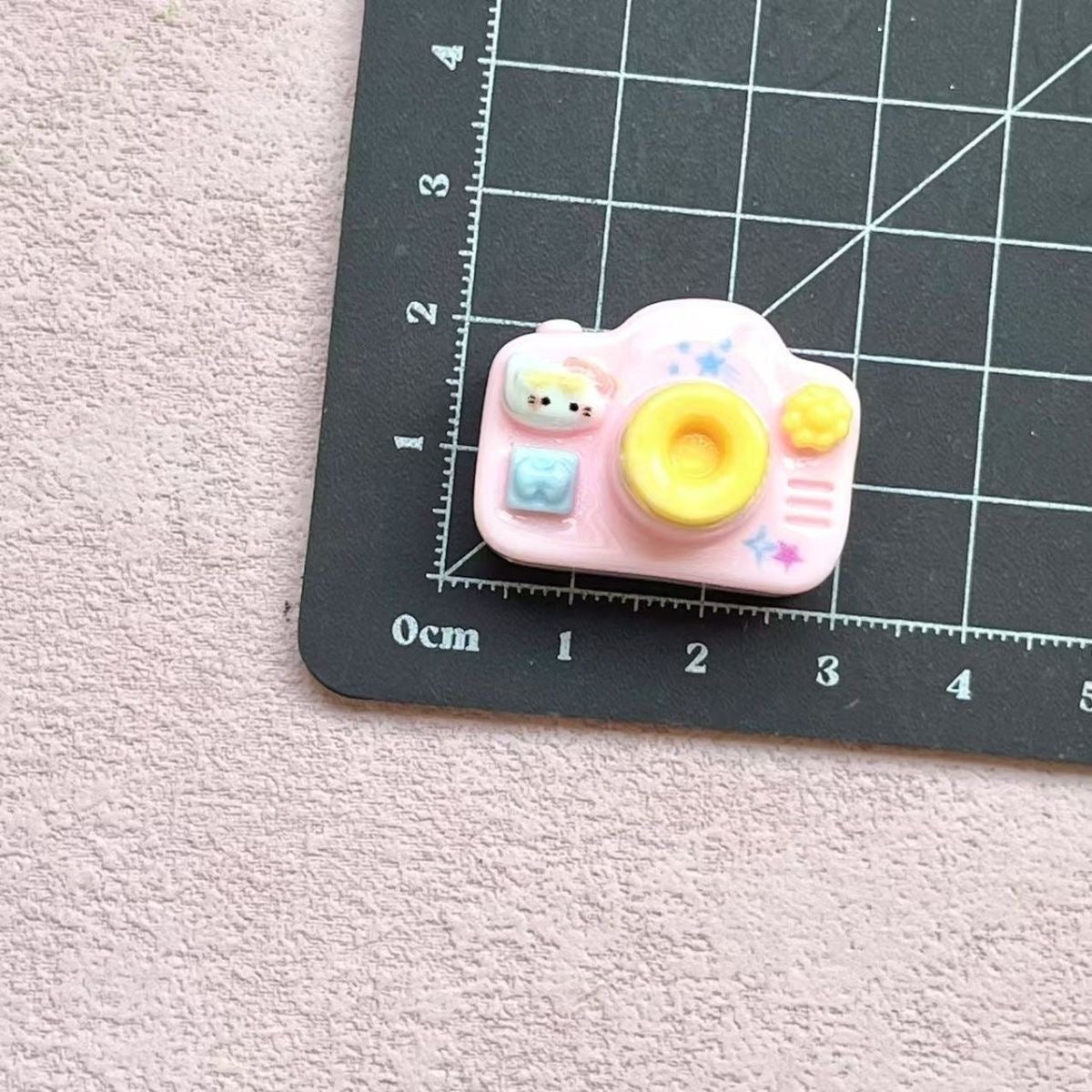 Camera resin cartoon charm