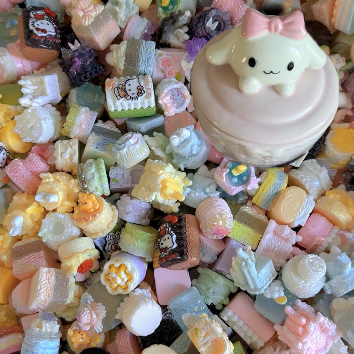 3D Cake Random Mixing Charm